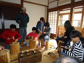 エコまる村！「鎚起銅器小皿づくり体験」