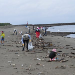 寺泊海岸中央海水浴場でTeam ECO Work!を開催