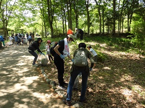 南魚沼市・銭淵公園で美化活動Work!