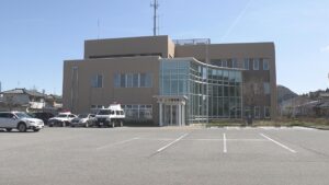 話をしている最中に…知人女性の顔や背中を刃物で刺す 41歳の男を現行犯逮捕【新潟・関川村】 2025年04月18日(金)