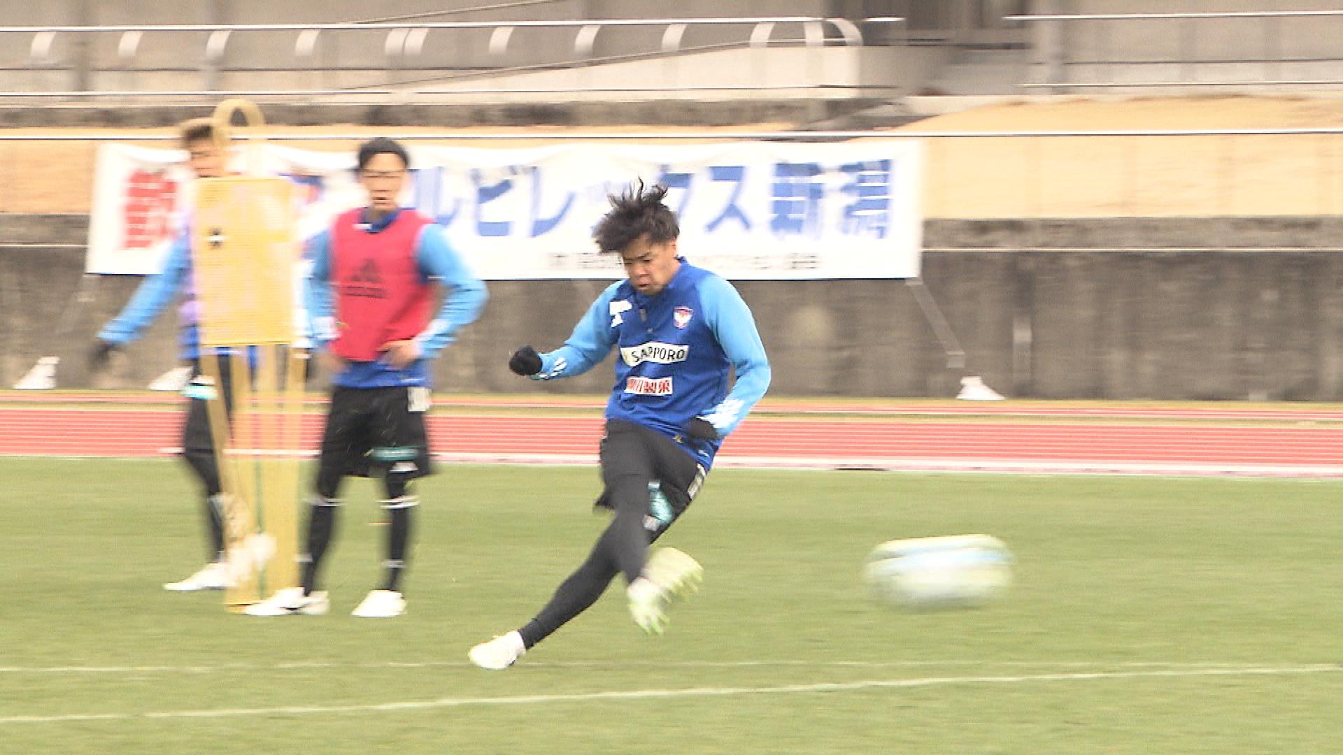サッカーJ1アルビ・横浜を逆転で撃破　日本代表・森保監督の前で伊藤ら躍動【新潟】