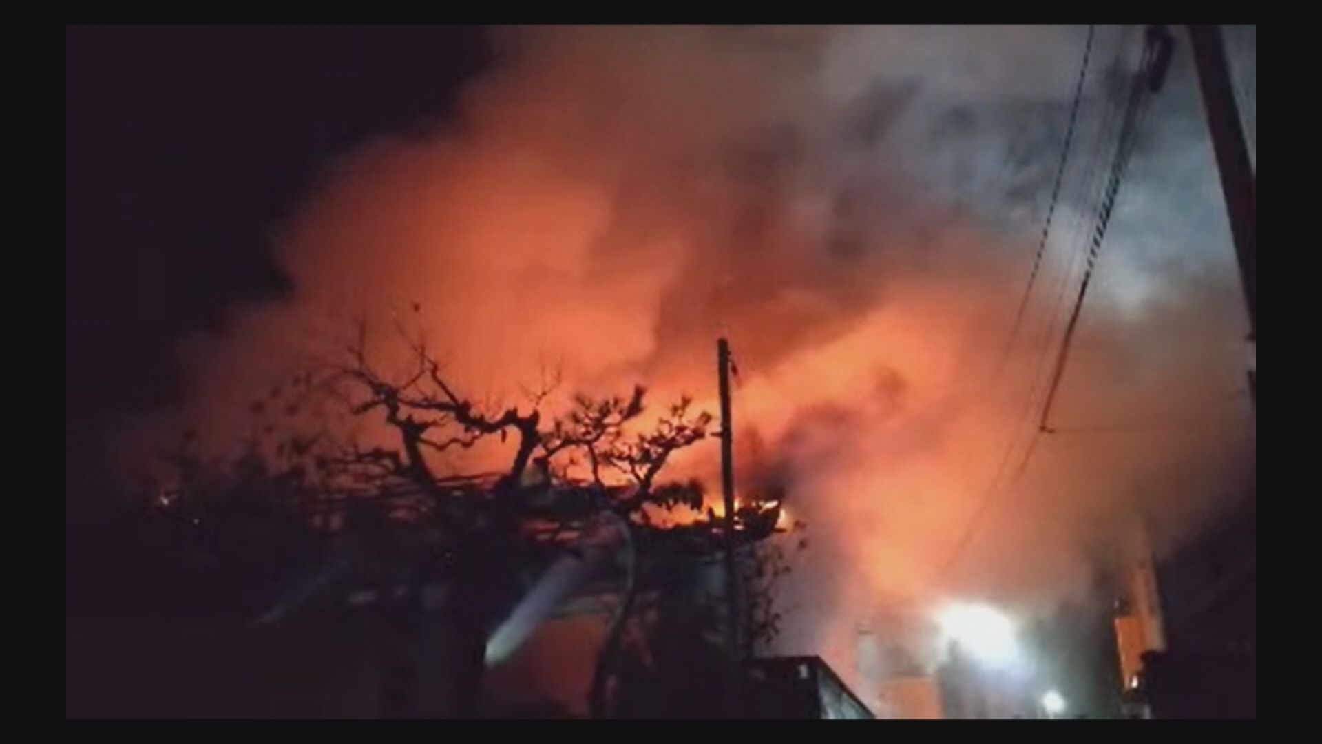 住宅街で未明の火事 住宅全焼 住民が火傷･命に別状なし【新潟】