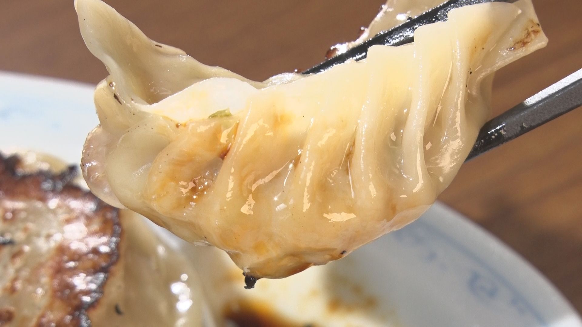 【新潟グルメ】ビールが恋する“元祖焼餃子”とユニークな“名物グルメ”の町中華【新潟市中央区】