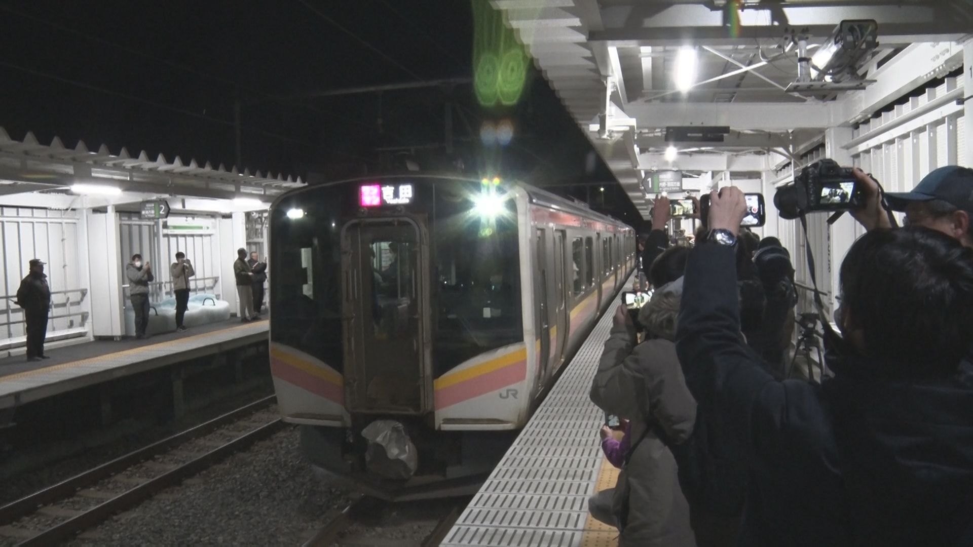 20年ぶり新駅誕生！ ＪＲ越後線「上所駅」開業   ‶一番列車〟に多くの鉄道ファン【新潟市】 2025年03月15日(土)