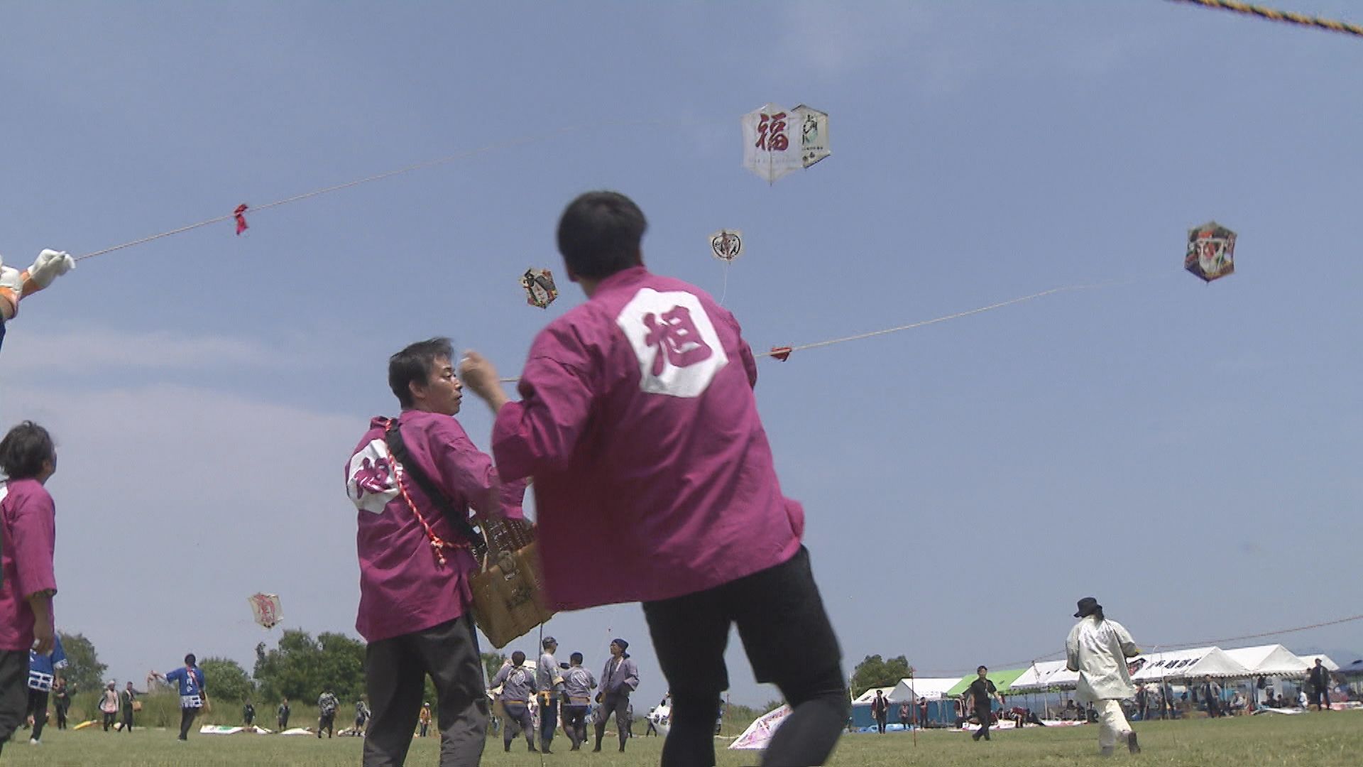 青空に踊る六角形の凧　江戸時代から続く「三条凧合戦」開催　たこがっせん…ではなく「いか」です【新潟】 2025年06月08日(日)