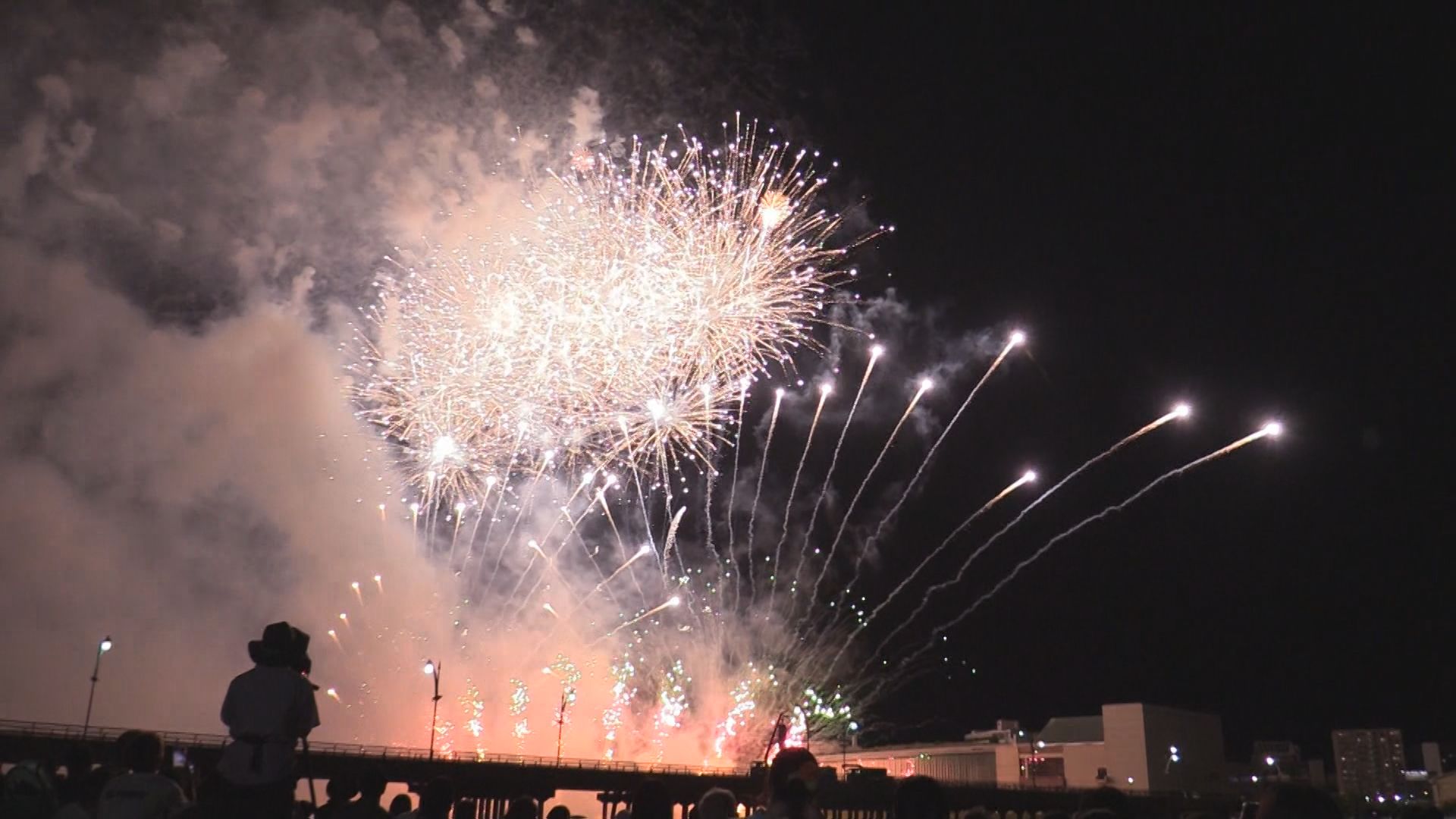 【速報】新潟まつり花火大会　雨のため中止　順延なし【新潟】 2025年08月10日(日)