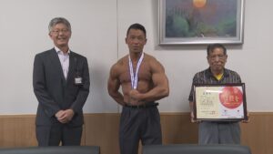 鍛え上げた筋肉で全国3位！  46歳ボディービルダーが柏崎市長に結果報告【新潟】 2025年10月04日(土)