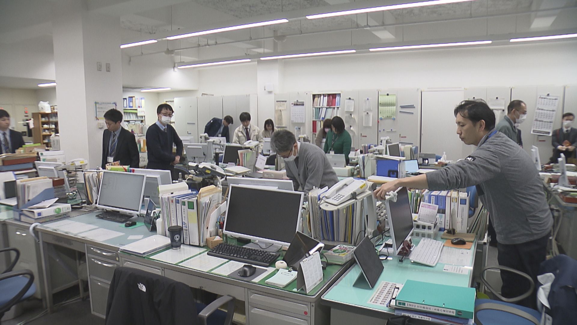 県庁も仕事納め　職員が年末の大掃除【新潟】 2025年12月29日(月)