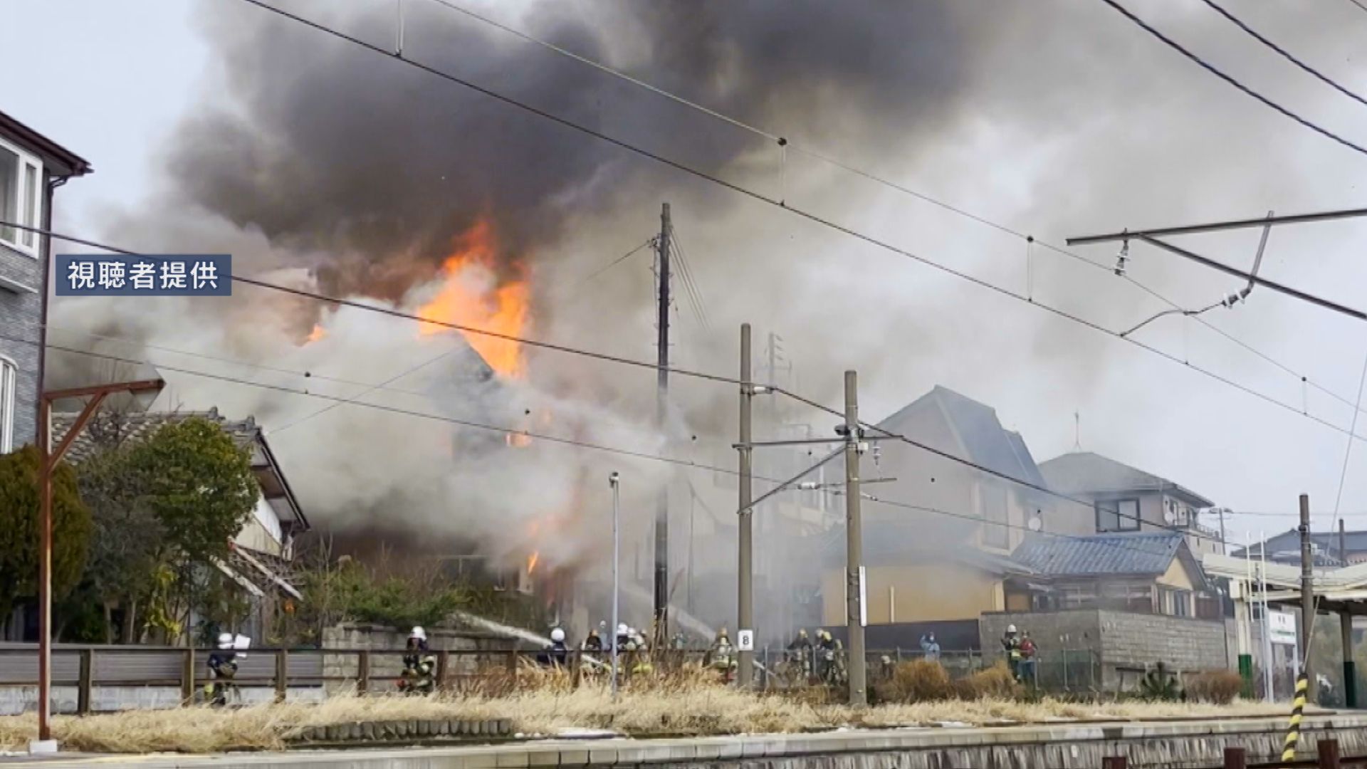 駅に隣接する住宅で火事 少なくとも2棟以上に延焼、焼け跡から2遺体 夫婦と連絡取れず【新潟】 2026年01月12日(月)