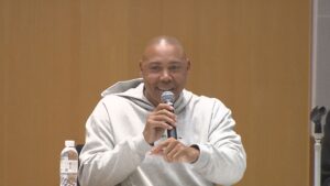 バスケ女子日本代表  コーリー・ゲインズHCがジュニア選手ら激励「ミス恐れないこと大切」【新潟】 2026年01月31日(土)