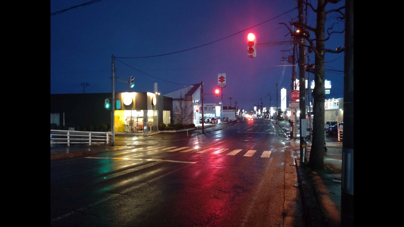 急病人を乗せて緊急走行中の救急車 交差点で軽乗用車と衝突、救急隊員が軽傷【新潟･長岡市】