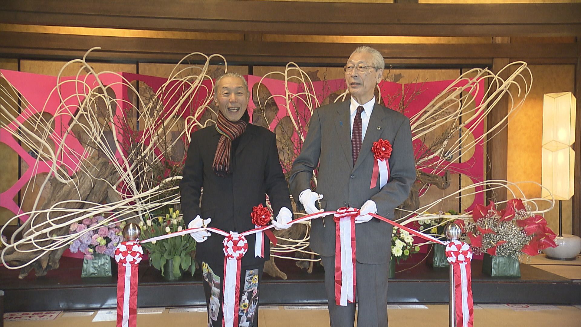 華道家・假屋崎省吾さんの個展が蔵春閣ではじまる、新発田市のチューリップを使った作品も【新潟】 2026年03月19日(木)