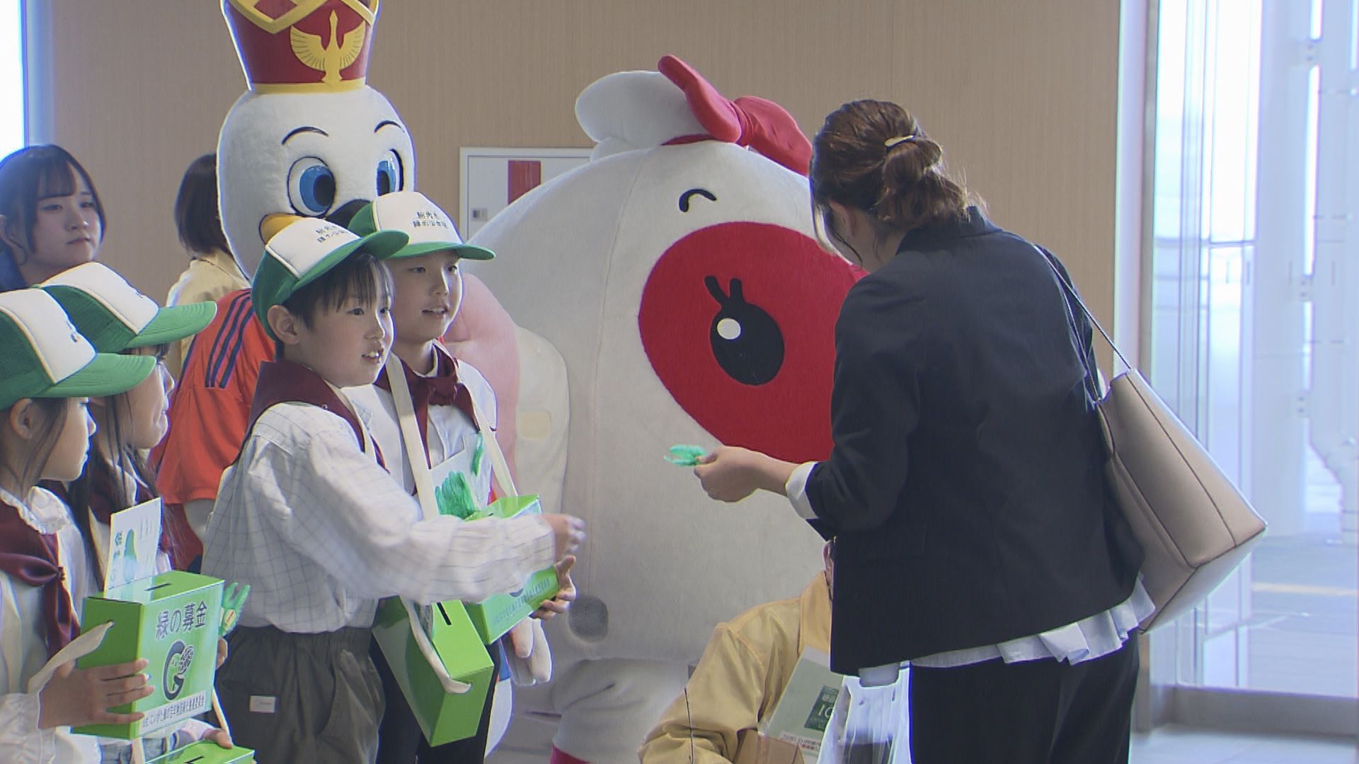 森林整備などに役立てられる「緑の募金」 JR新潟駅で子どもたちが協力を呼びかけ【新潟】