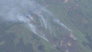 【続報】魚沼市のスキー場跡地  斜面で枯れ草火災  ヘリ投入も延焼続く　長岡市山古志でも「山から煙が…」【新潟】 2026年04月26日(日)