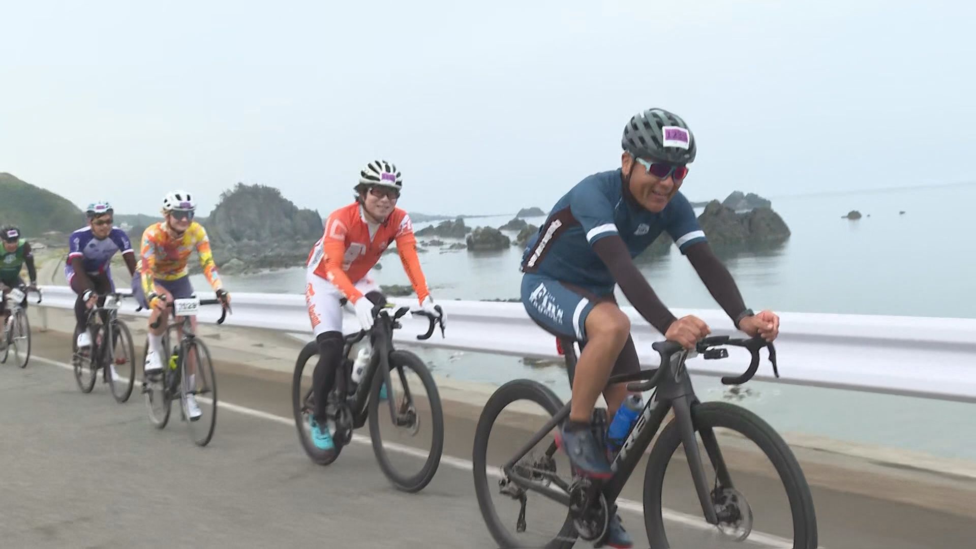 最長210km！島を1周「佐渡ロングライド」 全国から1700人参加  地元グルメで〝おもてなし〟【新潟】 2026年05月17日(日)