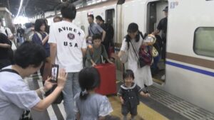 「ただいま！」お盆休みスタート  帰省ラッシュがピーク  上越新幹線から多くの家族連れ【新潟】 2026年08月08日(土)